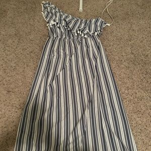 Maternity maxi dress